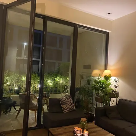 City Garden With Free Garage